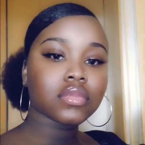 Meet your Posher, Anne